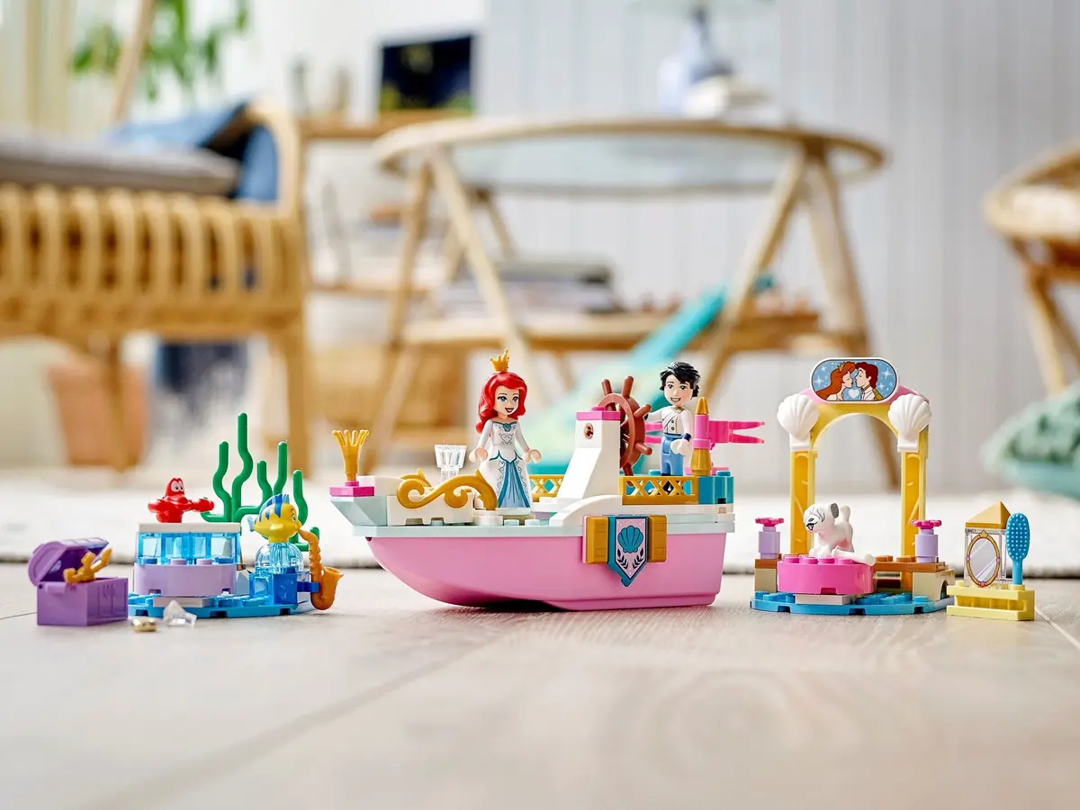 LEGO Disney 43191 Ariel's Celebration Boat set, image 3
