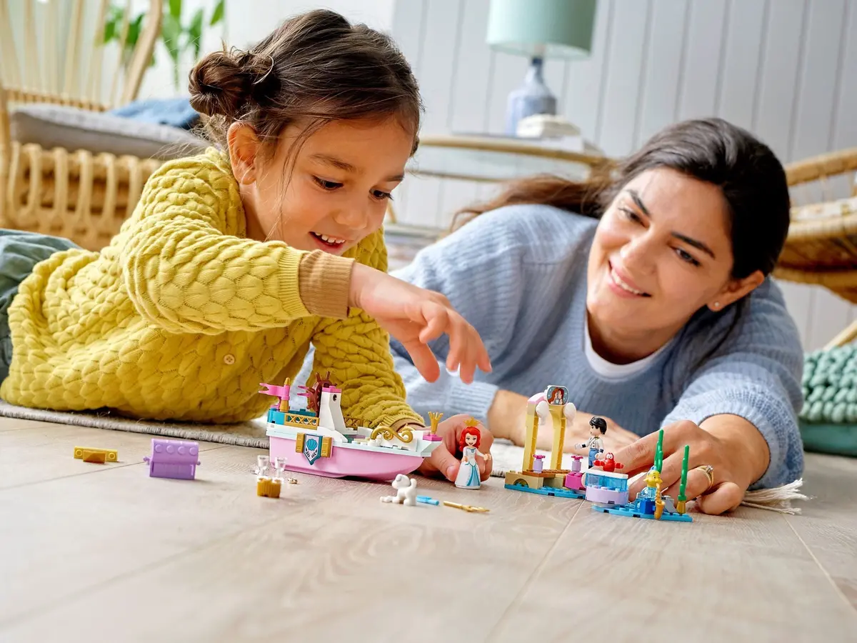 LEGO Disney 43191 Ariel's Celebration Boat set, image 11