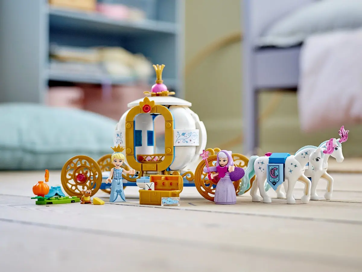 LEGO Disney 43192 Cinderella's Royal Carriage set, image 3