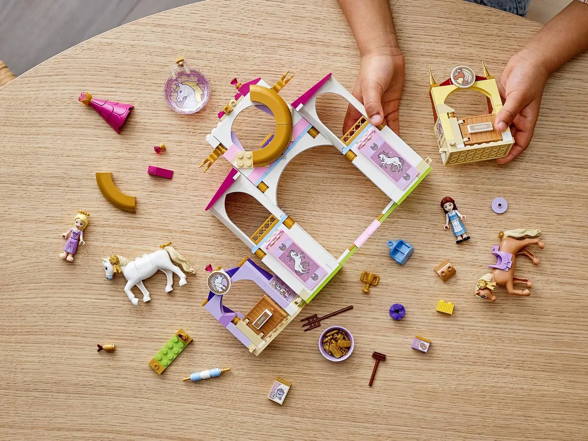LEGO Disney 43195 Belle and Rapunzel's Royal Stables set, image 12