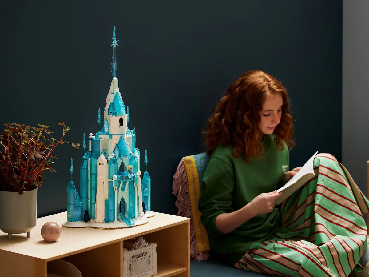 LEGO Disney 43197 The Ice Castle set, image 10