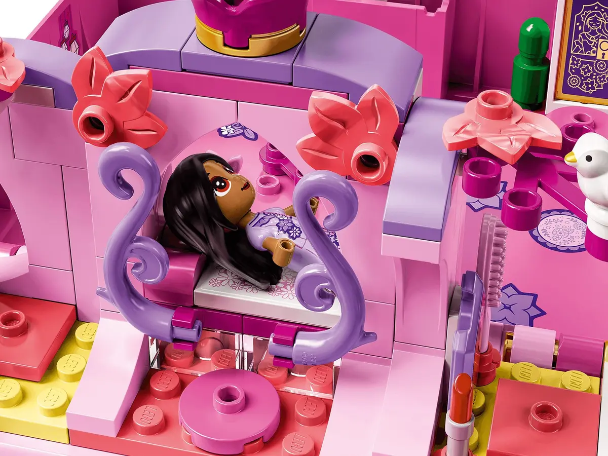 LEGO Disney 43201 Isabela's Magical Door set, image 16