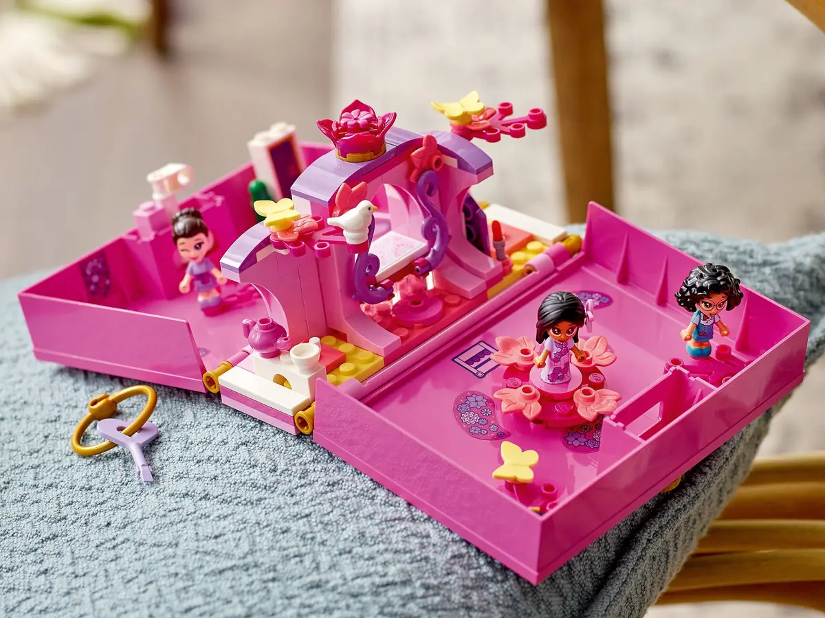 LEGO Disney 43201 Isabela's Magical Door set, image 7