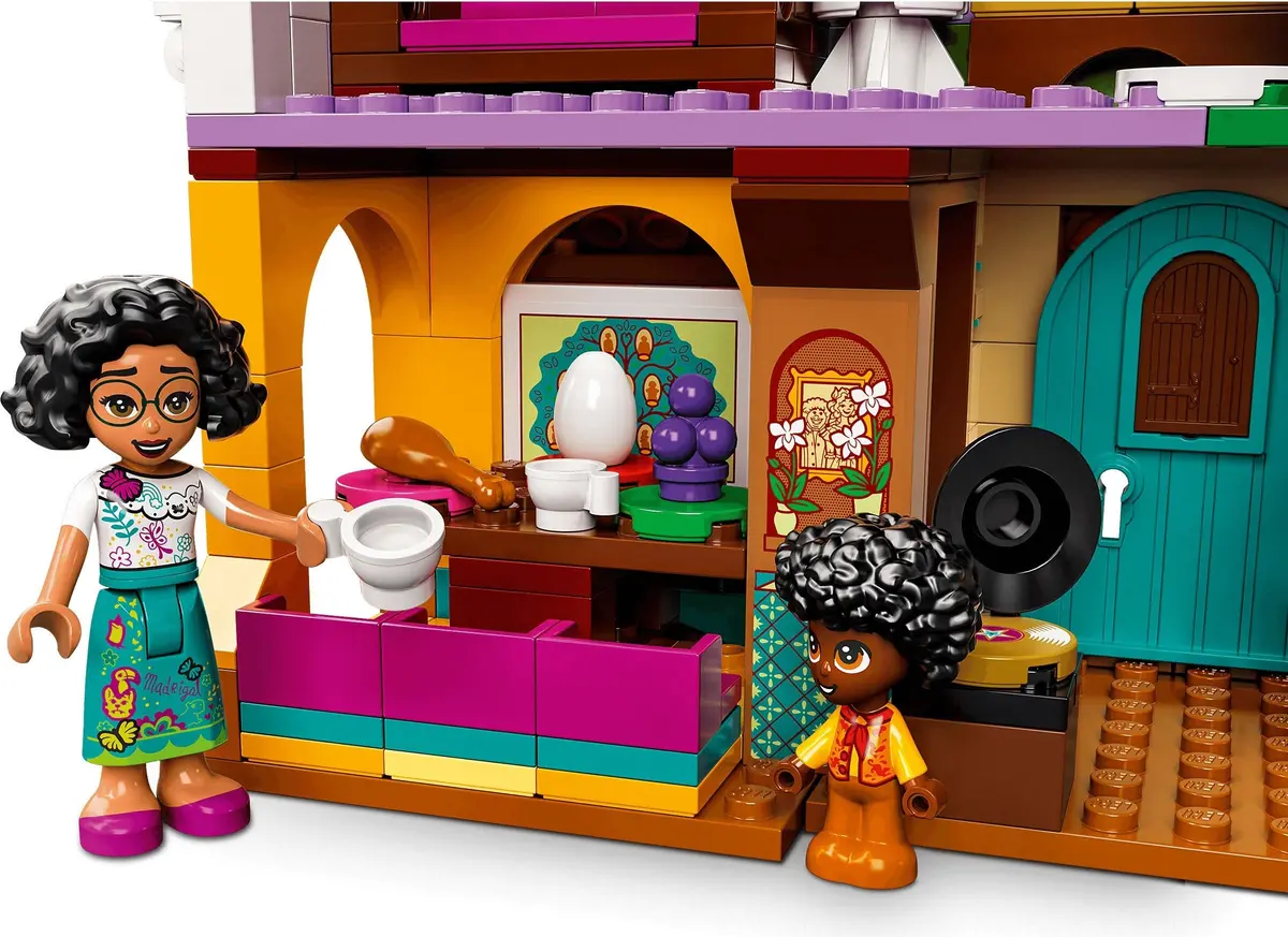 LEGO Disney 43202 The Madrigal House set, image 11