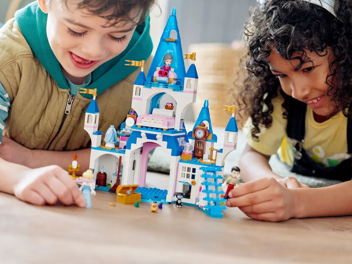 LEGO Disney 43206 Cinderella and Prince Charming's Castle set, image 9