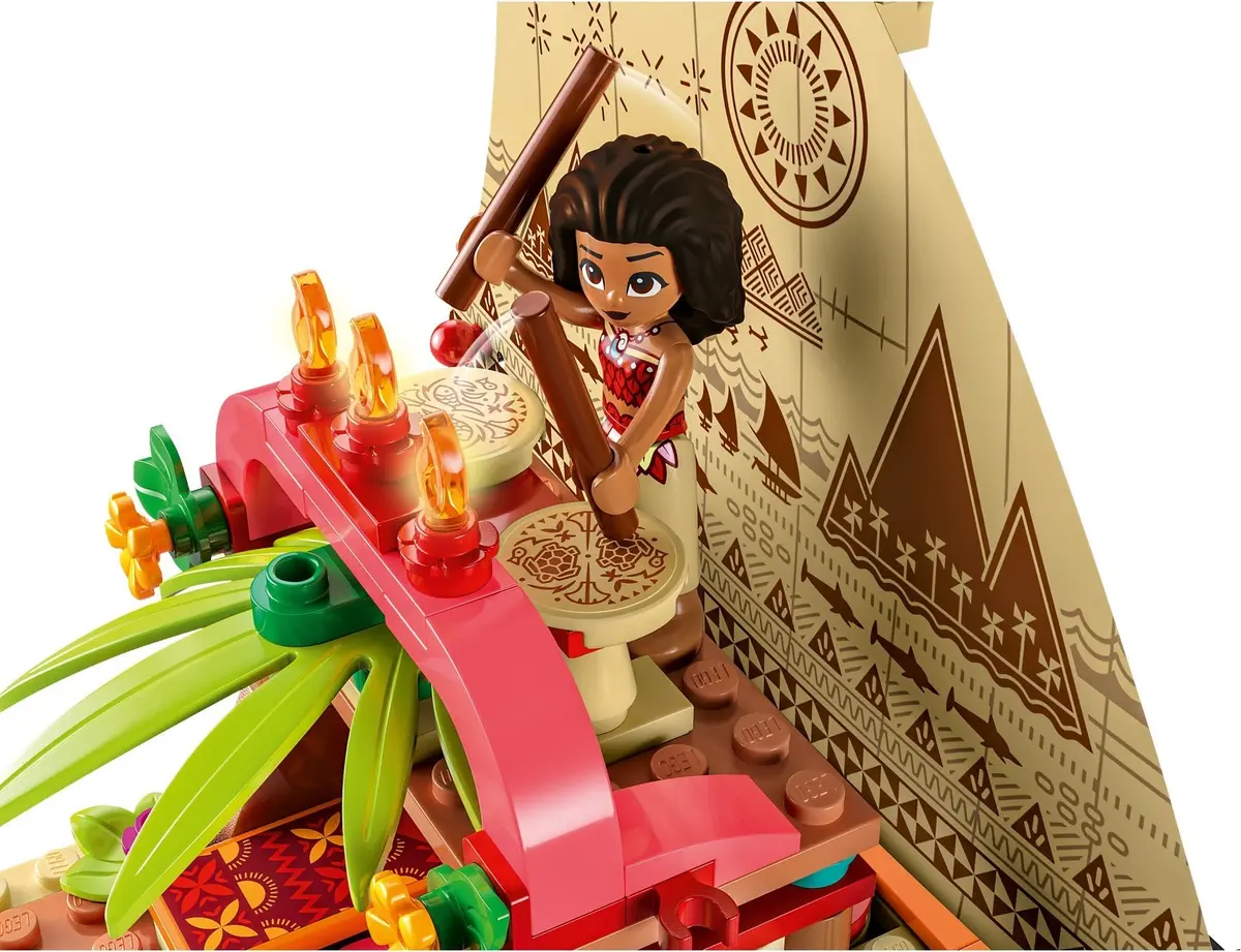 LEGO Disney 43210 Moana's Wayfinding Boat set, image 4
