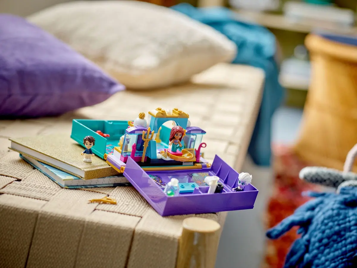 LEGO Disney 43213 The Little Mermaid Story Book set, image 9