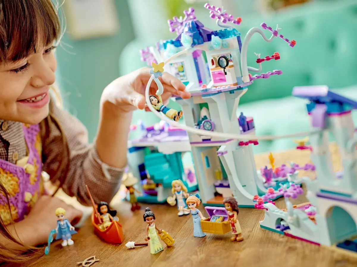 LEGO Disney 43215 The Enchanted Treehouse set, image 4