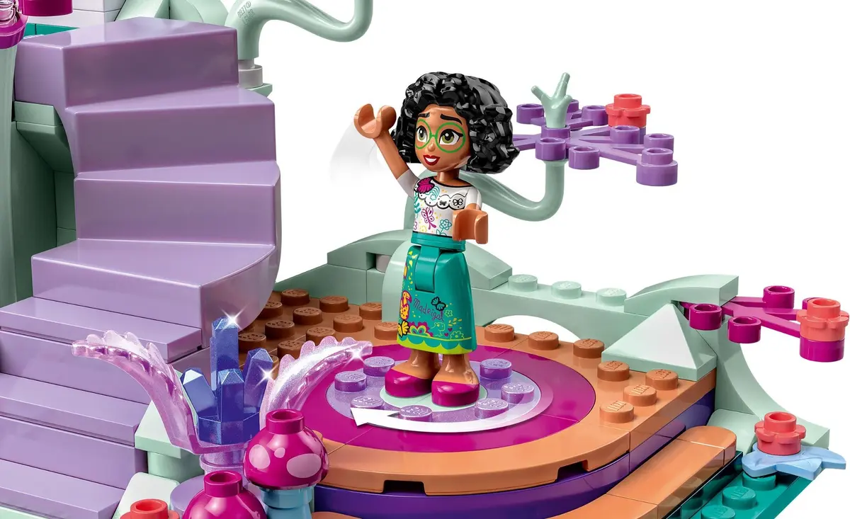 LEGO Disney 43215 The Enchanted Treehouse set, image 10