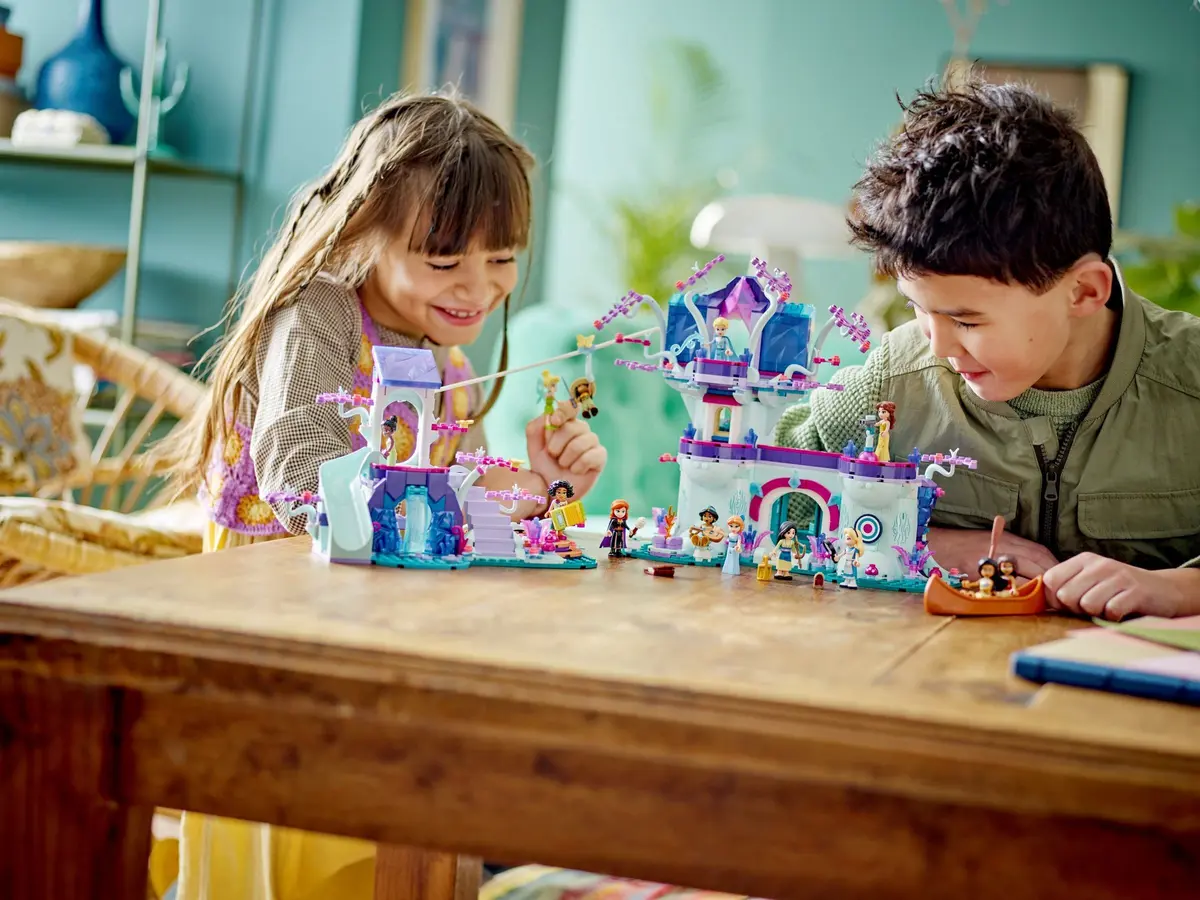 LEGO Disney 43215 The Enchanted Treehouse set, image 3