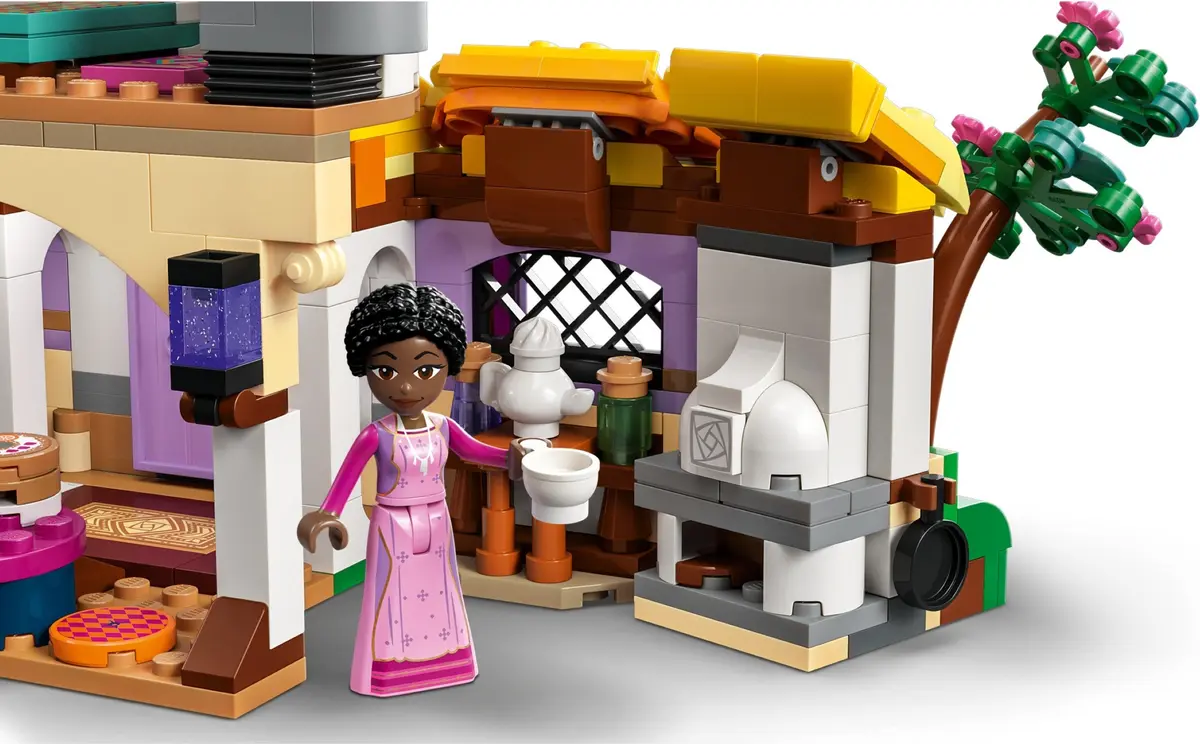 LEGO Disney 43231 Asha's Cottage set, image 4