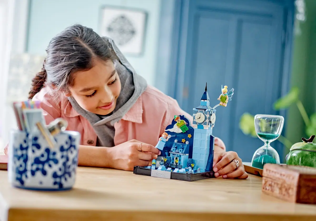 LEGO Disney 43232 Peter Pan & Wendy's Flight over London set, image 9