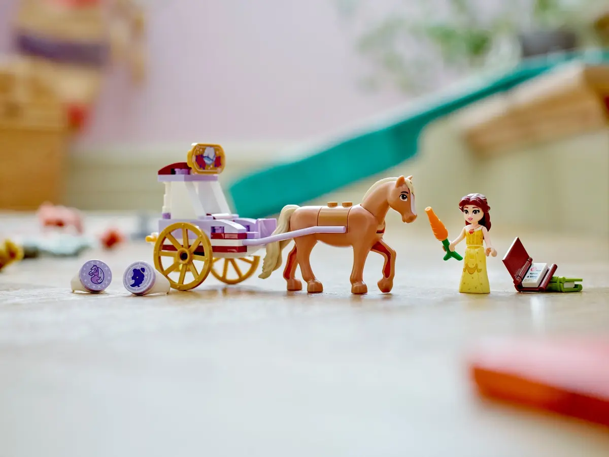 LEGO Disney 43233 Belle's Storytime Horse Carriage set, image 9