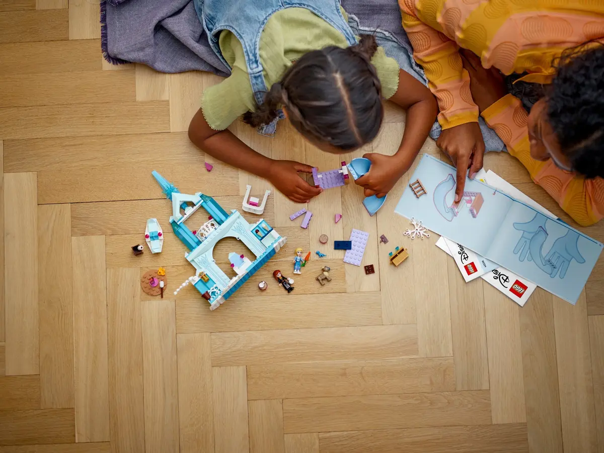 LEGO Disney 43238 Elsa's Frozen Castle set, image 9