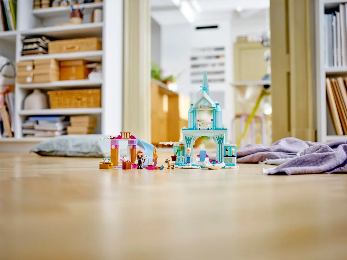 LEGO Disney 43238 Elsa's Frozen Castle set, image 10