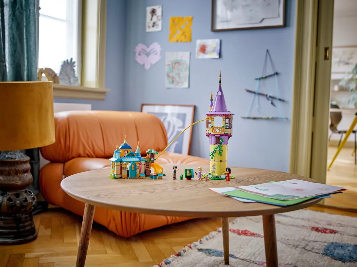 LEGO Disney 43241 Rapunzel's Tower & The Snuggly Duckling set, image 10