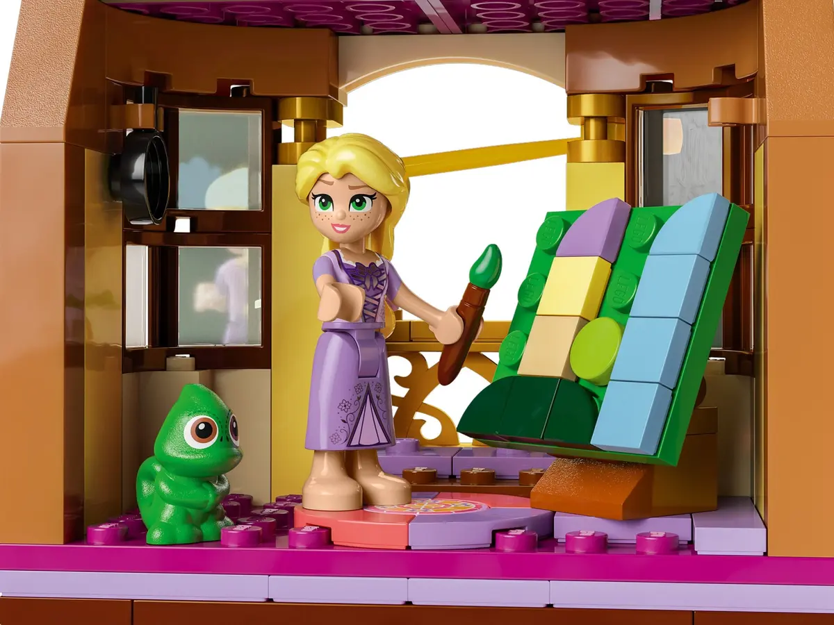 LEGO Disney 43241 Rapunzel's Tower & The Snuggly Duckling set, image 4