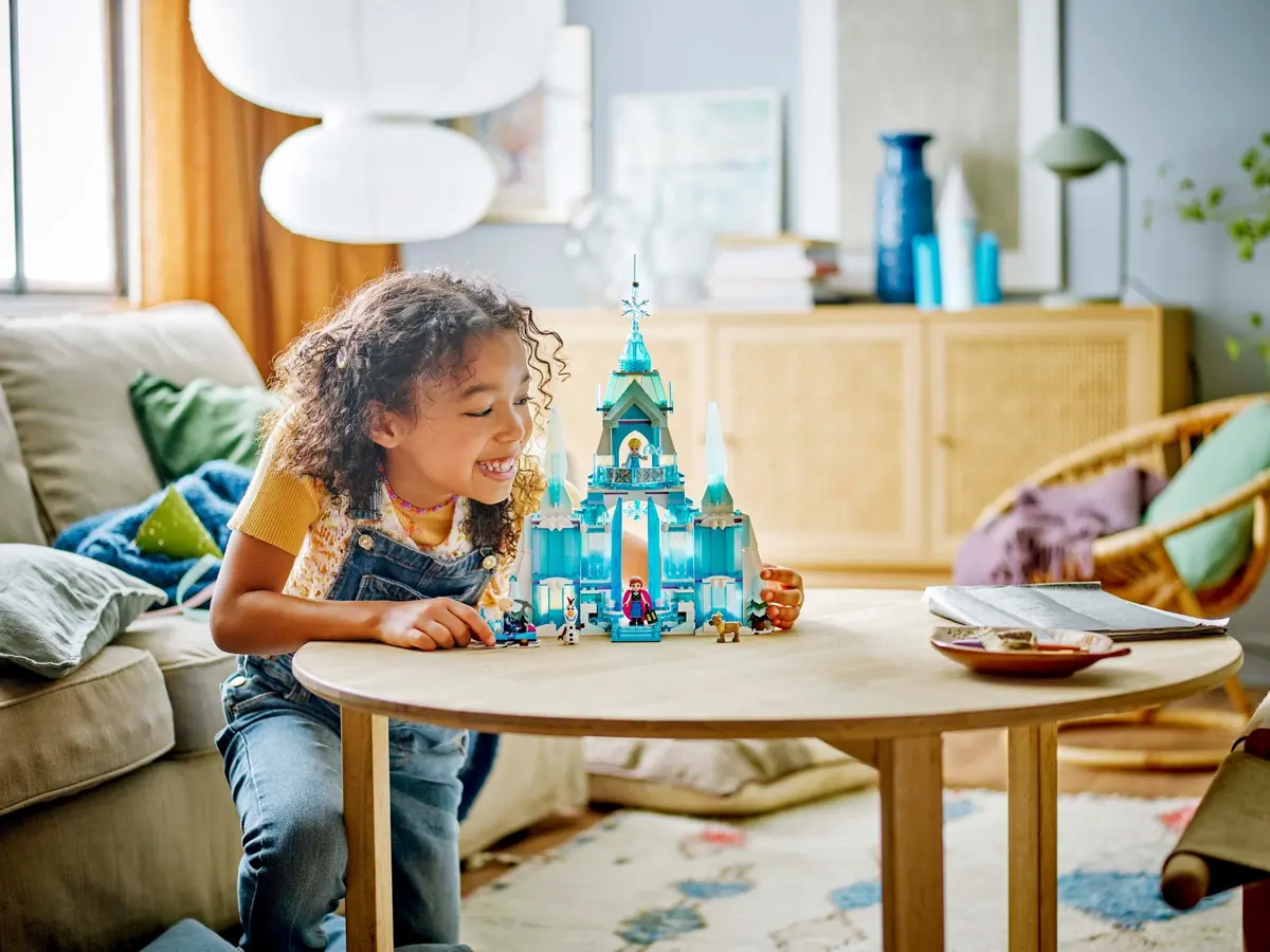 LEGO Disney 43244 Elsa's Ice Palace set, image 7