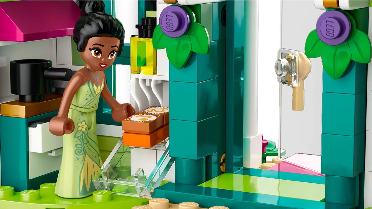 LEGO Disney 43246 Disney Princess Market Adventure set, image 6