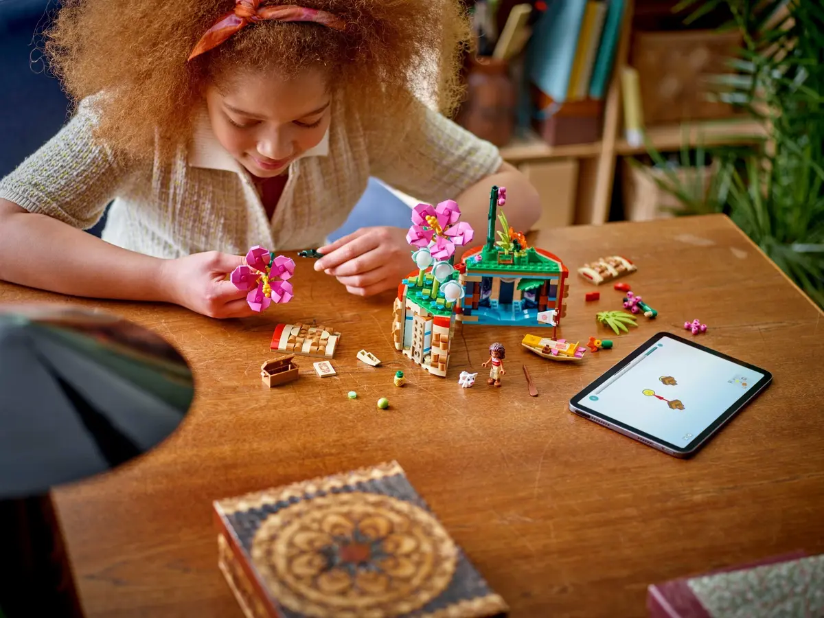 LEGO Disney 43252 Moana's Flowerpot set, image 8