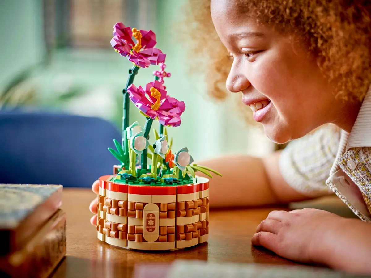 LEGO Disney 43252 Moana's Flowerpot set, image 10