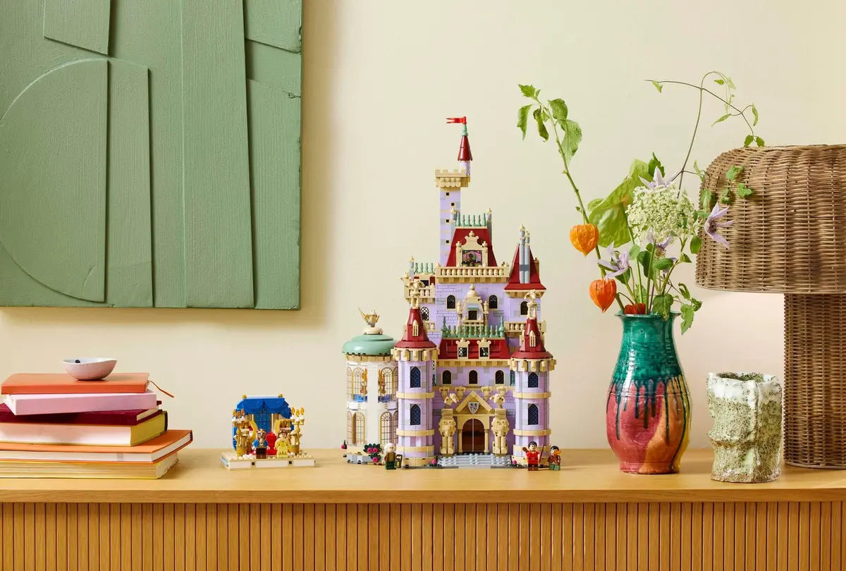 LEGO Disney 43263 Beauty and the Beast Castle set, image 10
