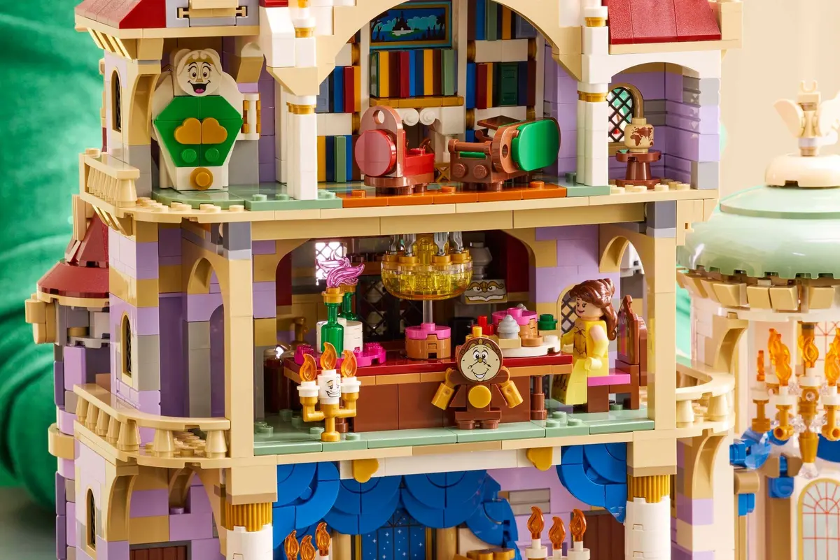 LEGO Disney 43263 Beauty and the Beast Castle set, image 7