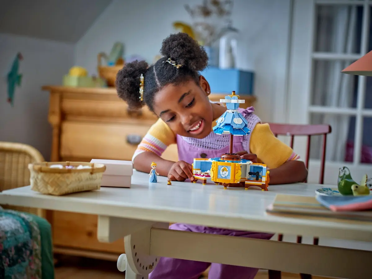 LEGO Disney 43266 Cinderella's Dress set, image 5