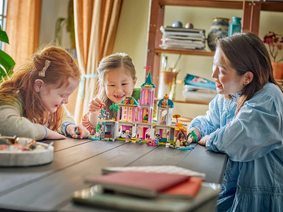 LEGO Disney 43267 Princess Castle & Royal Pets set, image 5