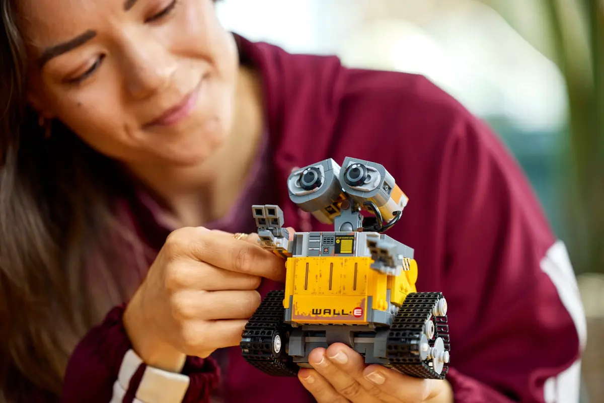 LEGO Disney 43279 WALL-E and EVE set, image 4