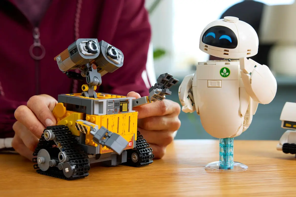 LEGO Disney 43279 WALL-E and EVE set, image 5