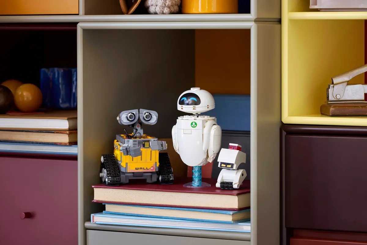 LEGO Disney 43279 WALL-E and EVE set, image 11