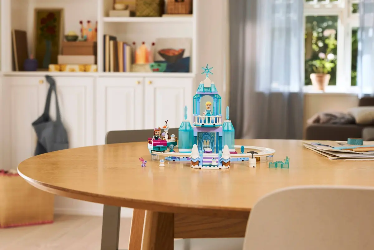 LEGO Disney 43281 Elsa's Ice Castle & Snow Ride Adventure set, image 7