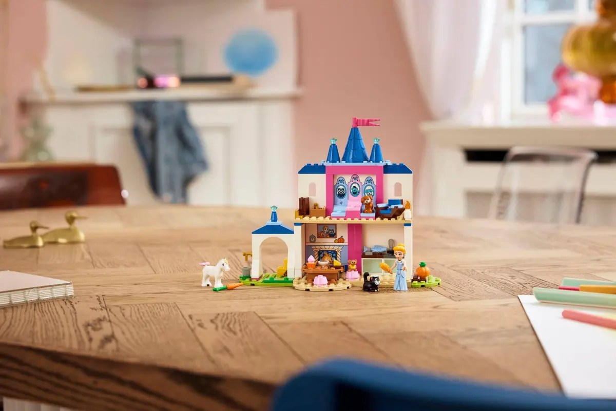 LEGO Disney 43283 Cinderella Animal Friends Castle set, image 8