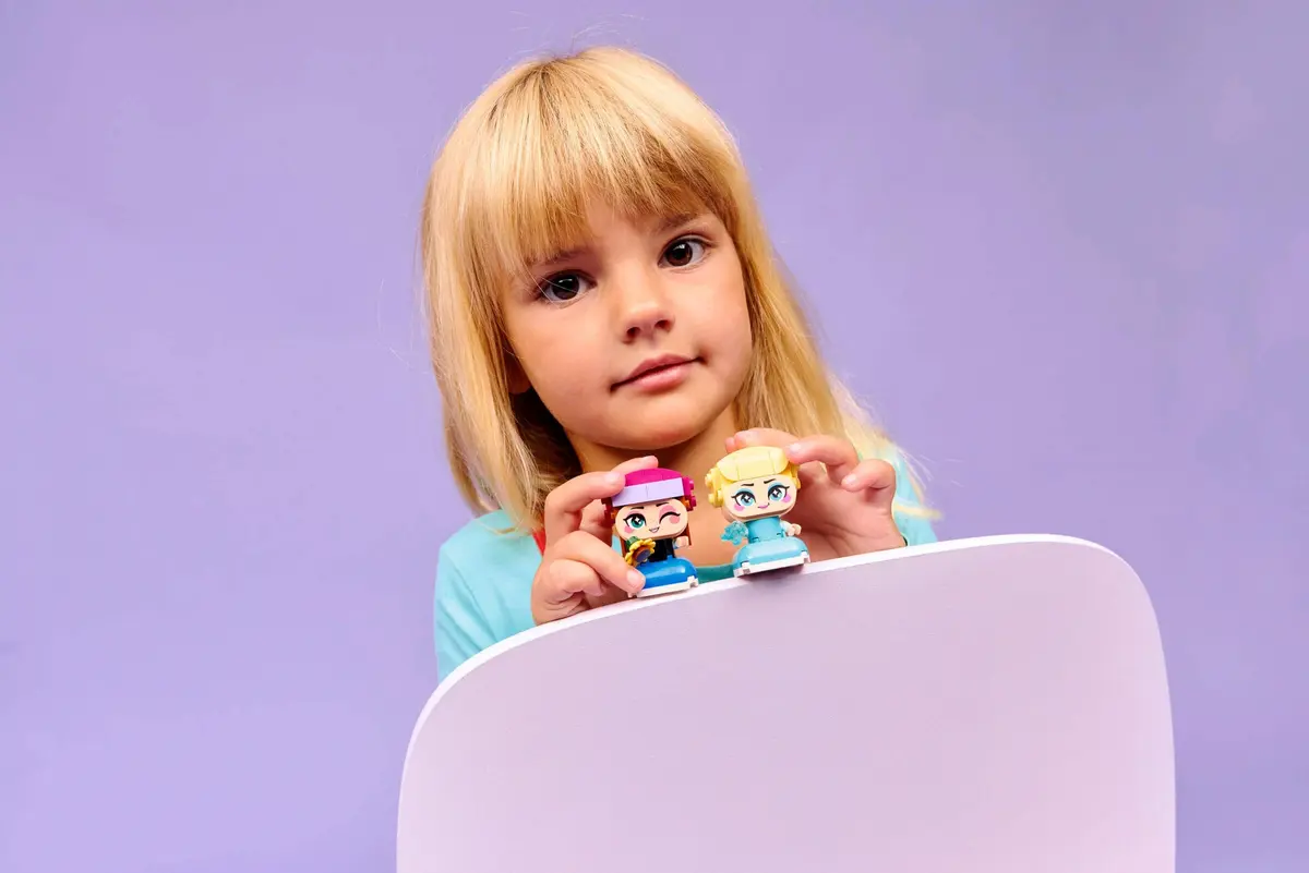 LEGO Disney 43284 Mini Anna & Elsa set, image 6