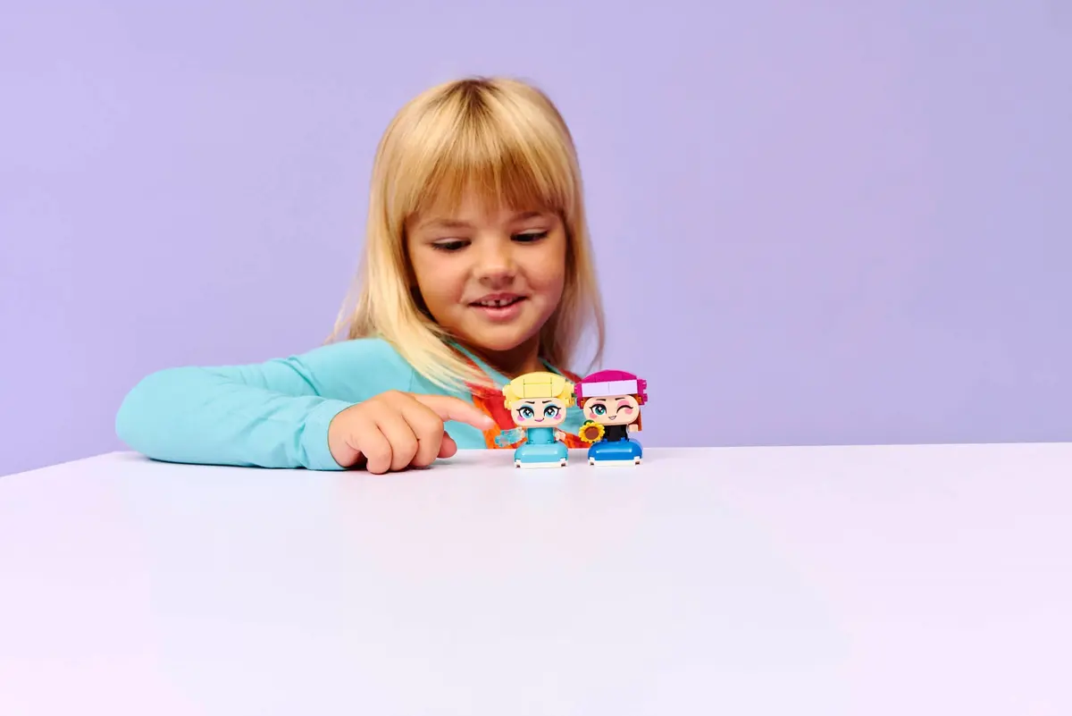 LEGO Disney 43284 Mini Anna & Elsa set, image 7