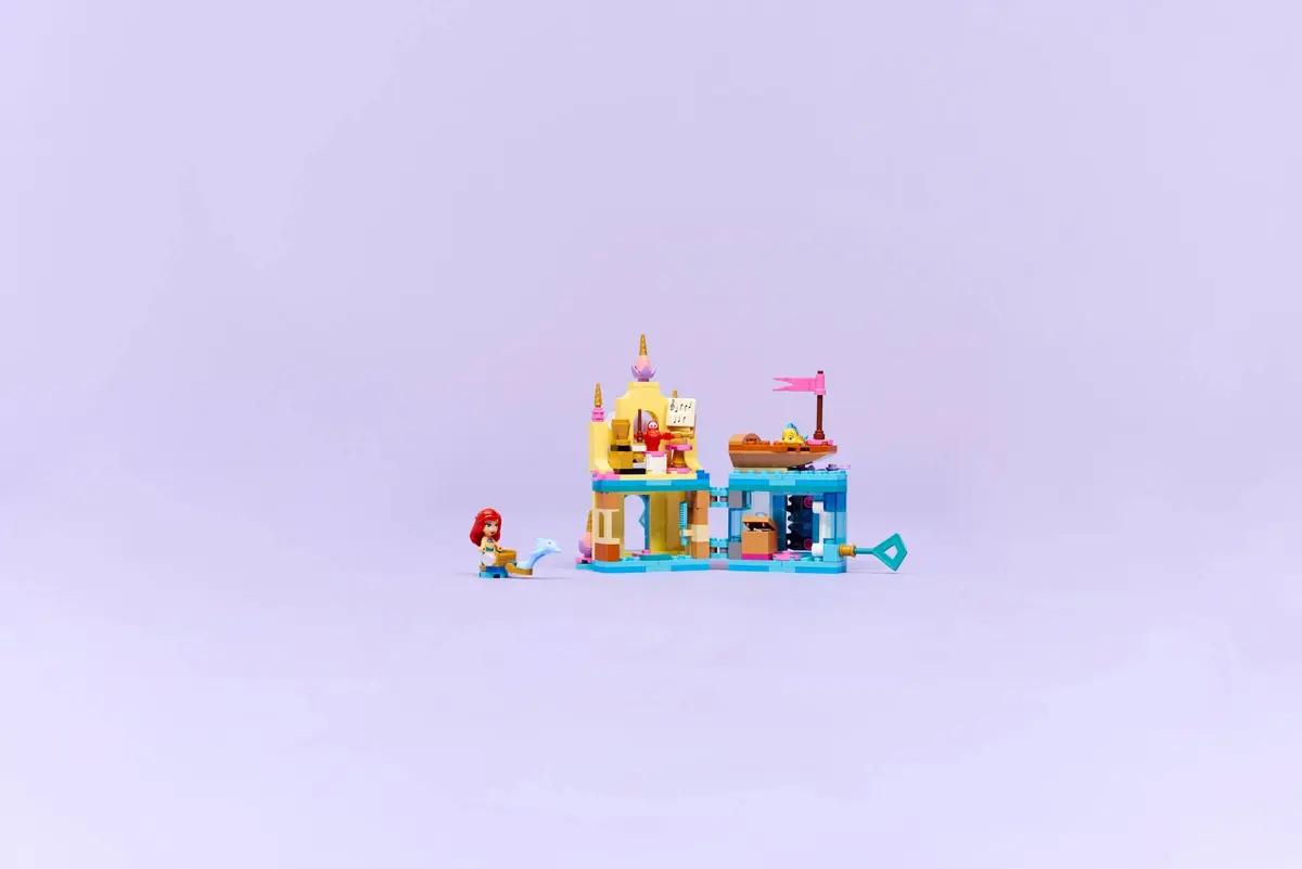 LEGO Disney 43285 Ariel's Magical Mini Palace set, image 7