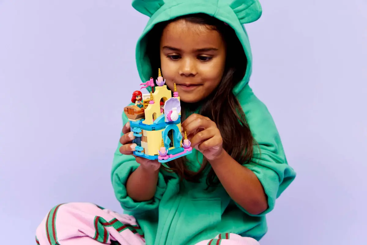 LEGO Disney 43285 Ariel's Magical Mini Palace set, image 4