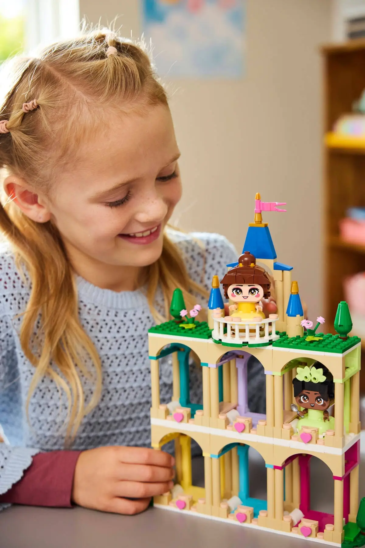 LEGO Disney 43291 Mini Belle & Tiana with Castle set, image 5