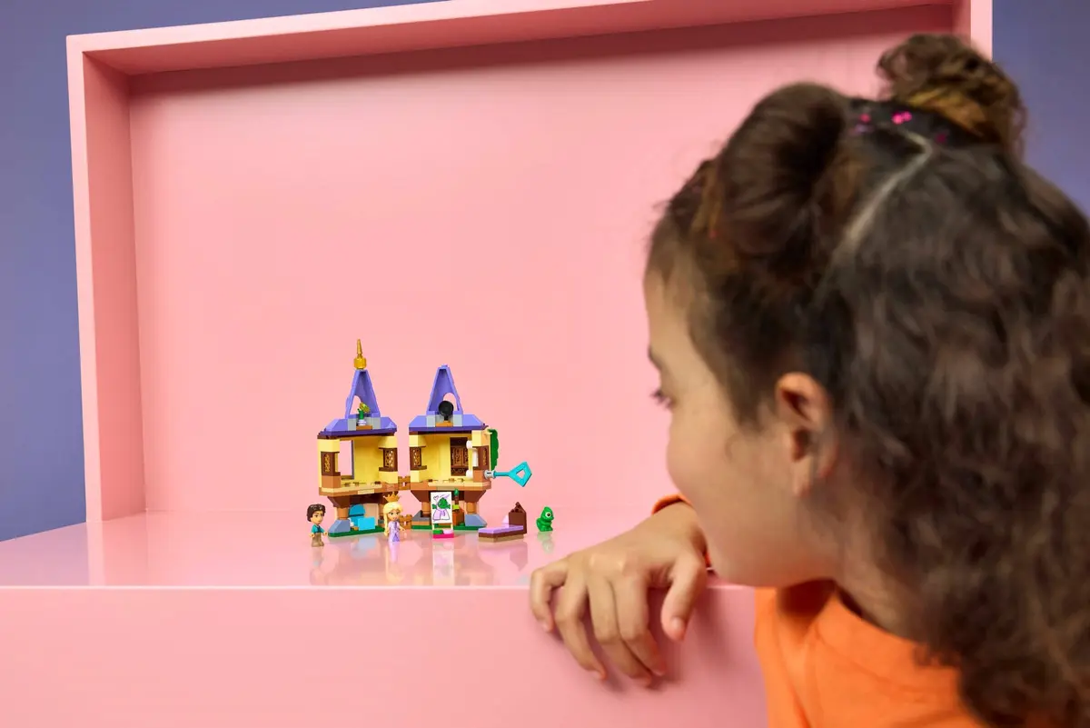 LEGO Disney 43294 Rapunzel's Mini Tower set, image 9