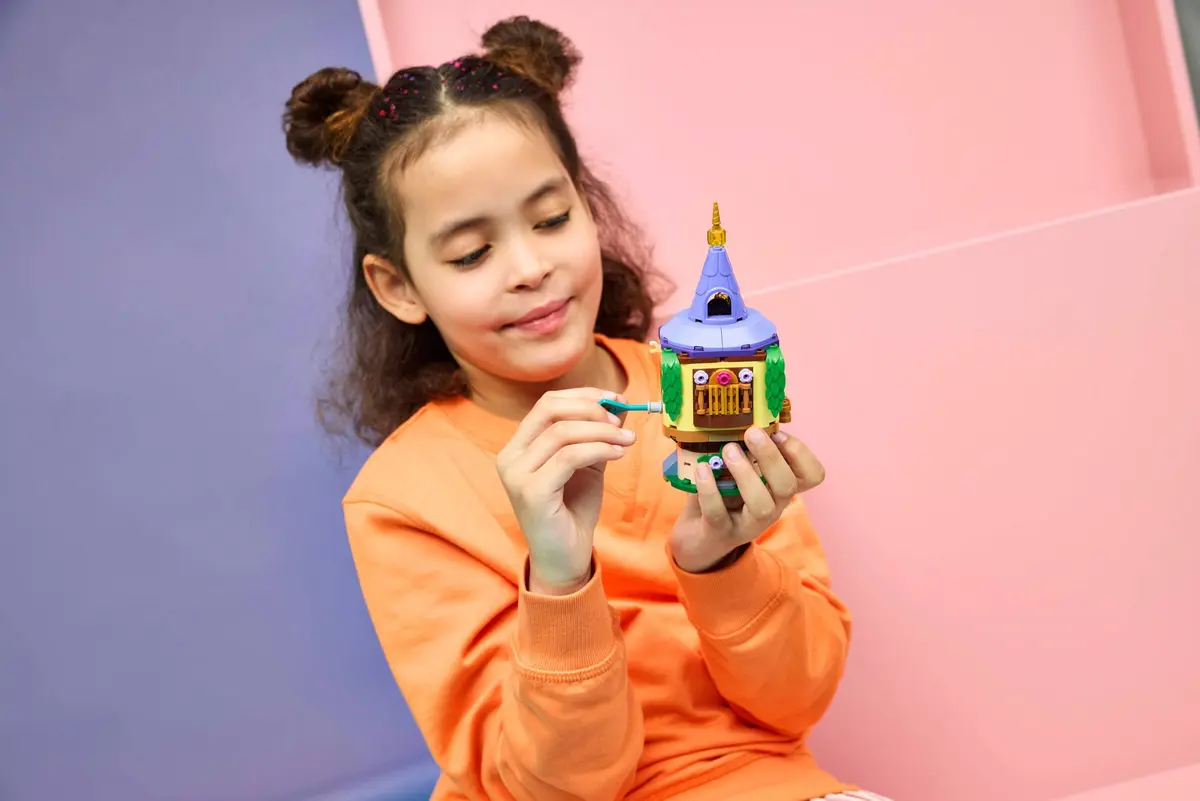 LEGO Disney 43294 Rapunzel's Mini Tower set, image 6