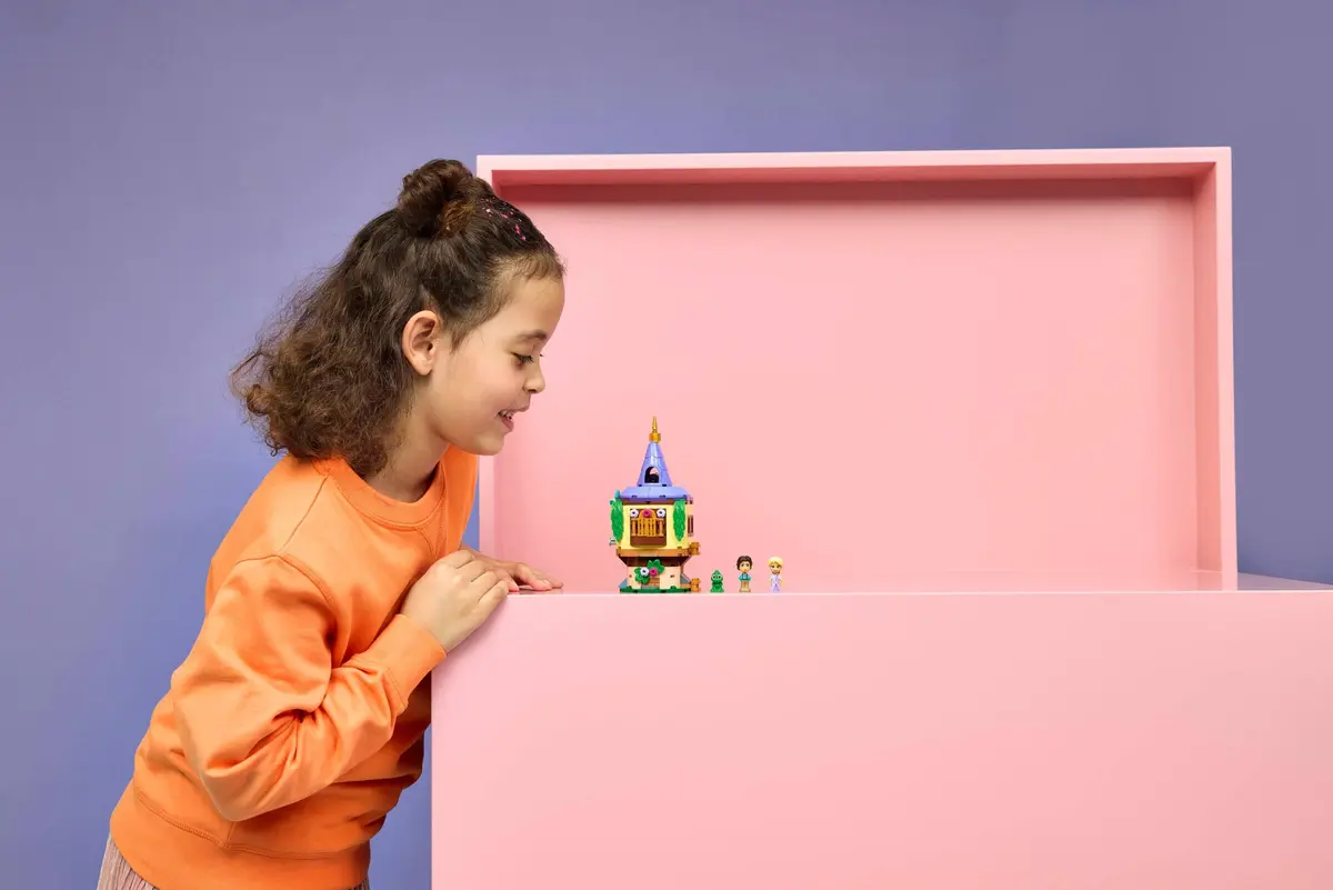 LEGO Disney 43294 Rapunzel's Mini Tower set, image 11
