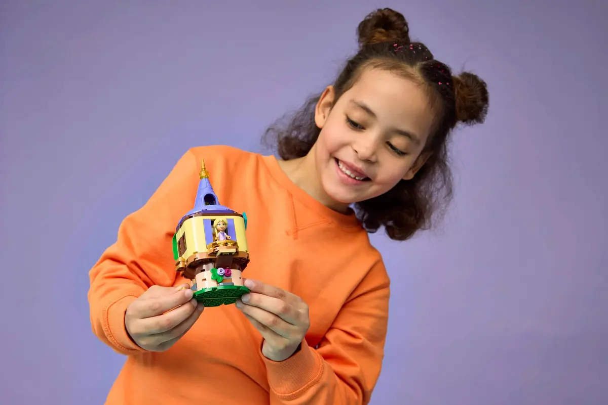 LEGO Disney 43294 Rapunzel's Mini Tower set, image 10
