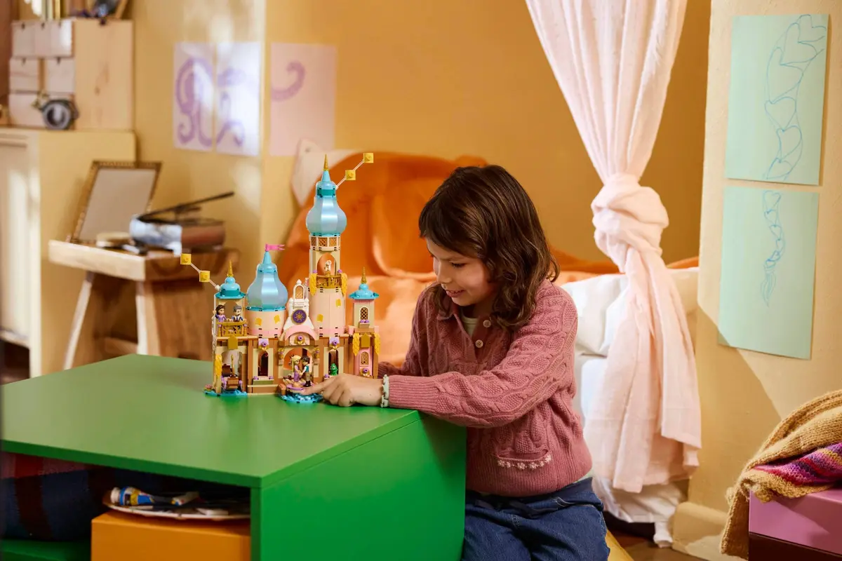 LEGO Disney 43297 Rapunzel's Castle set, image 6