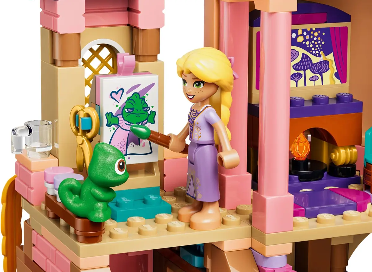 LEGO Disney 43297 Rapunzel's Castle set, image 13