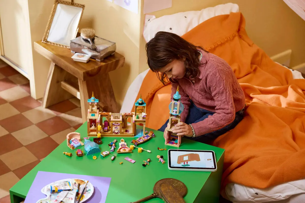 LEGO Disney 43297 Rapunzel's Castle set, image 5
