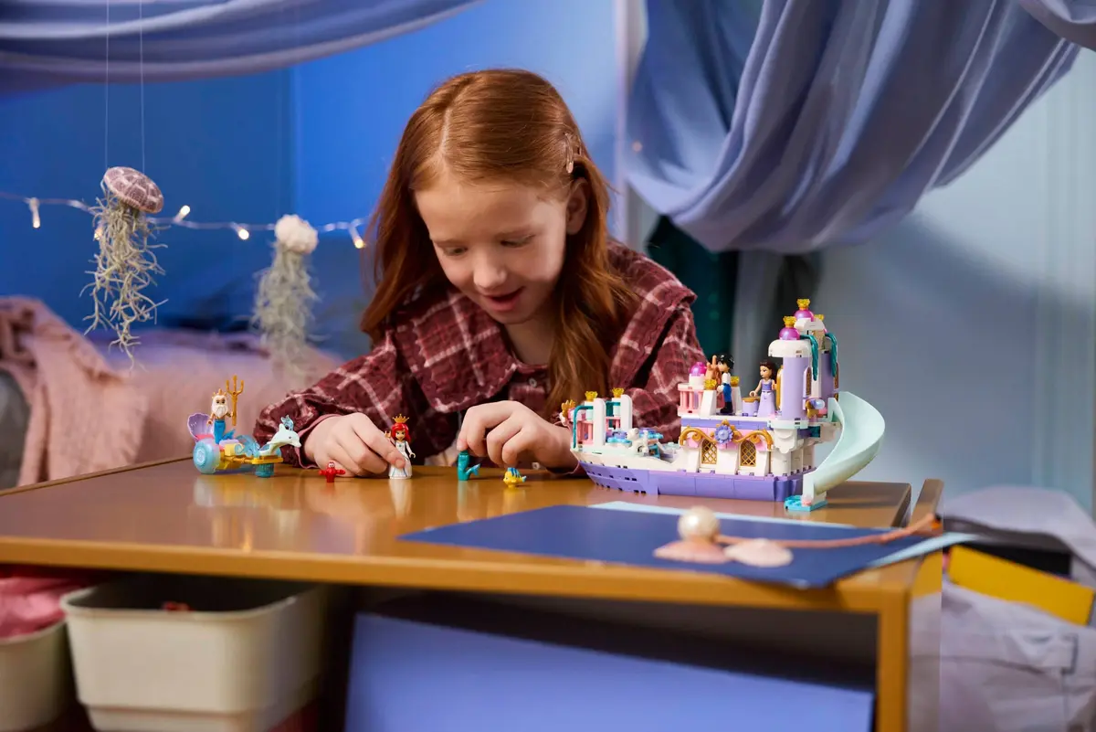 LEGO Disney 43299 Ariel's Royal Wedding Boat set, image 6