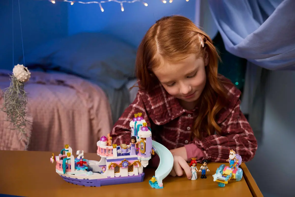 LEGO Disney 43299 Ariel's Royal Wedding Boat set, image 8