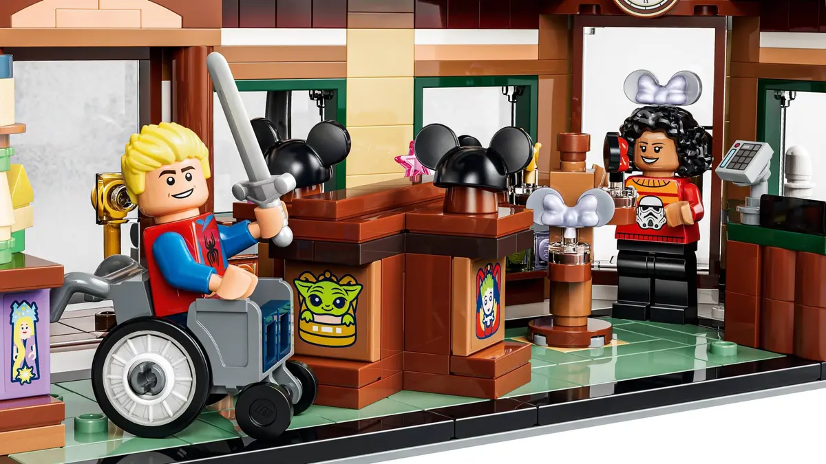 LEGO Disney 43302 Main Street, U.S.A. set, image 23