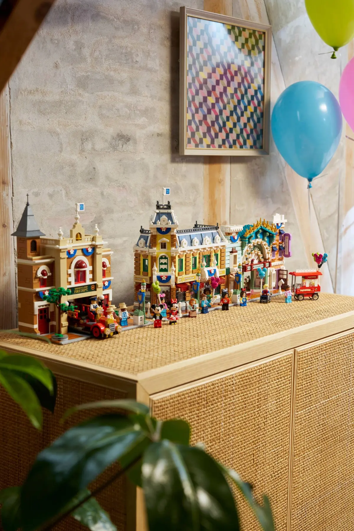 LEGO Disney 43302 Main Street, U.S.A. set, image 16